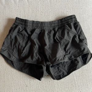 Lulu lemon hotty hot shorts 2.5”